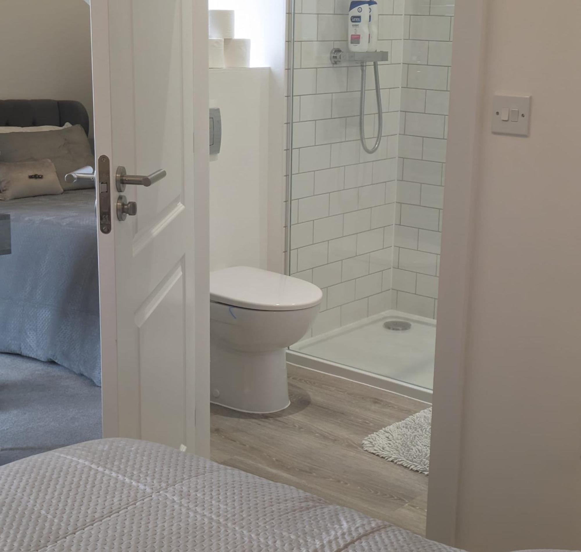 Contemporary Double Ensuite Room Birmingham Esterno foto